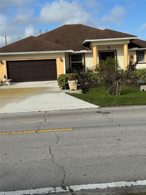 2272 SW Cameo Blvd, Port St. Lucie FL 34953
