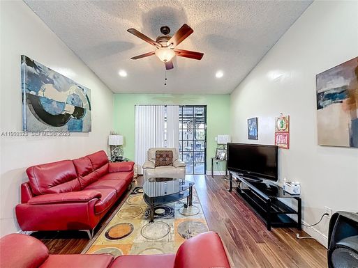 6722 NW 192nd Ln, Hialeah FL 33015