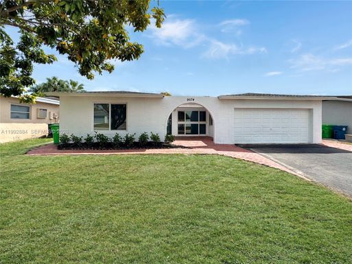 9574 NW 19th Pl, Sunrise FL 33322