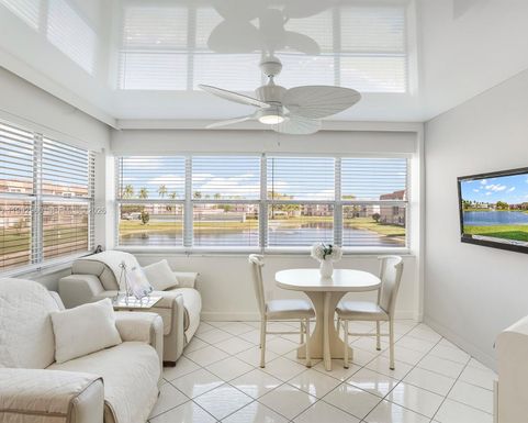 9580 Sunrise Lakes Blvd # 205, Sunrise FL 33322