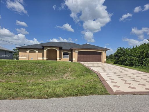 1816 Tomaso Ave, Lehigh Acres FL 33972