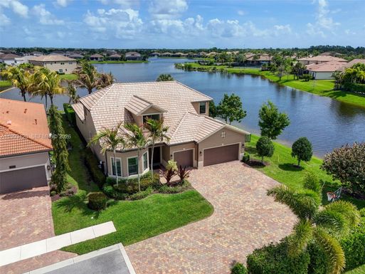 130 Blanca Isles Ln, Jupiter FL 33478