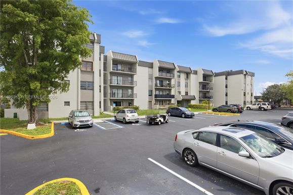 10431 N Kendall Dr # D204, Miami FL 33176