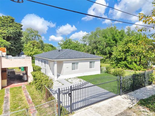 6940 NW 5th Pl, Miami FL 33150
