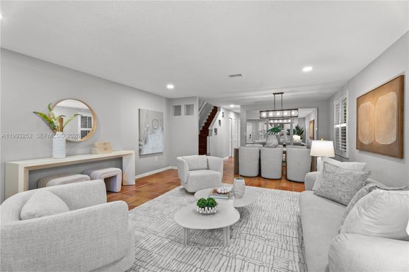 3274 Gifford Ln, Miami FL 33133