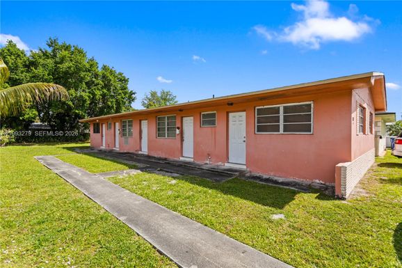 53 NW 169th St, North Miami Beach FL 33169