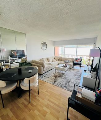 600 NE 25th St # 74, Miami FL 33137