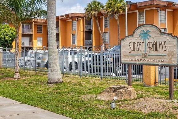 9453 SW 76th St # S2, Miami FL 33173