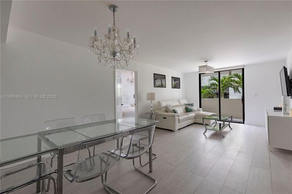 1621 Collins Ave # 206, Miami Beach FL 33139