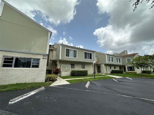 8005 Lagos De Campo Blvd # 4, Tamarac FL 33321