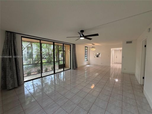 400 Commodore Dr # 101, Plantation FL 33325