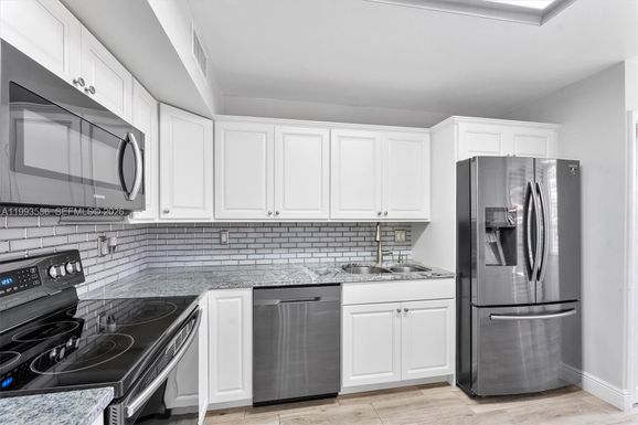 7225 Promenade Dr # 102, Boca Raton FL 33433