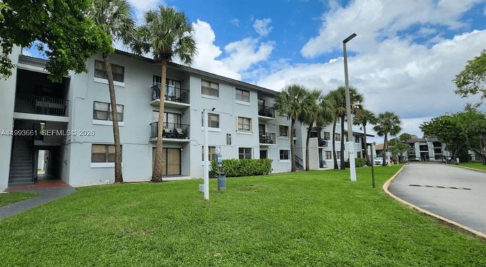 7200 NW 179th St # 303, Hialeah FL 33015