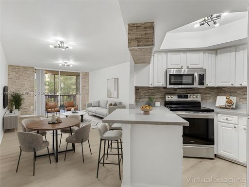 8343 Lake Dr # 205, Doral FL 33166