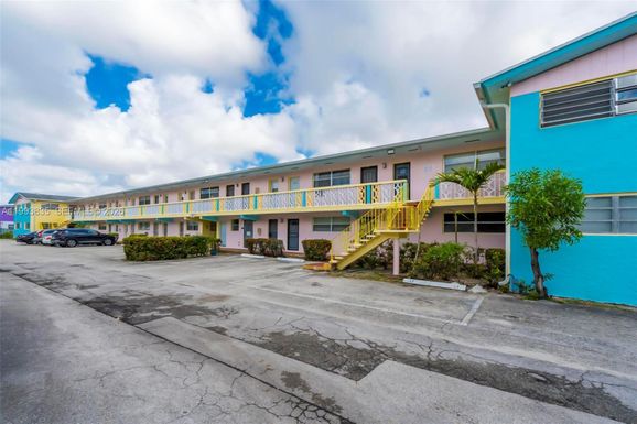 285 NE 191st St # 2925, Miami FL 33179