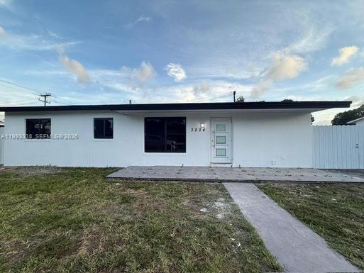 3224 NW 181st St, Miami Gardens FL 33056