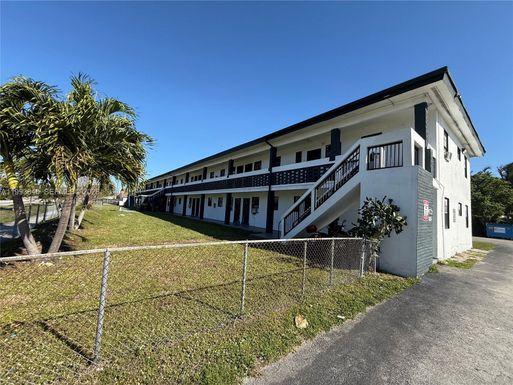 7155 NW 17th Ave # 13, Miami FL 33147