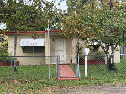 6371 SW 34th St, Miami FL 33155