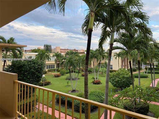 851 NE 14th Ave # 420, Hallandale Beach FL 33009