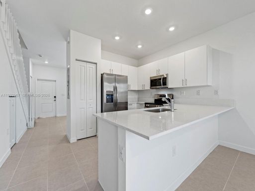 1521 SE 27th Rd, Homestead FL 33035