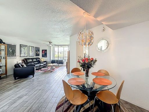 10401 W Broward Blvd # 302, Plantation FL 33324