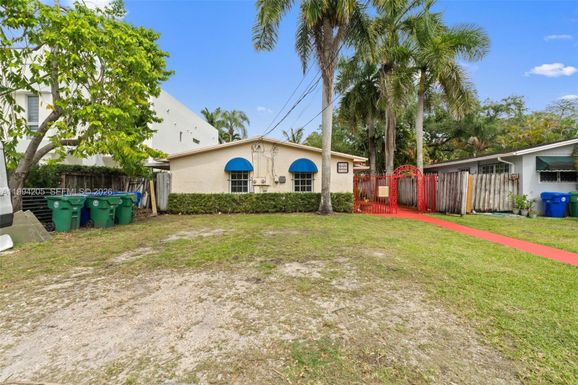 3147 Mcdonald St, Miami FL 33133