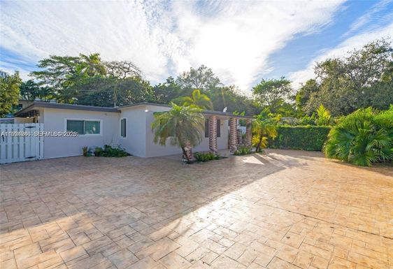 3800 Charles Ter, Miami FL 33133