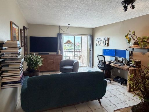 3640 NW 9th St # 505, Miami FL 33125