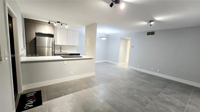 1811 Jefferson St # 202, Hollywood FL 33020