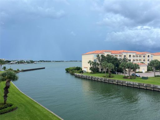 5 E Harbour Isle # 306, Fort Pierce FL 34949