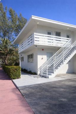 7725 Carlyle Ave # 2, Miami Beach FL 33141