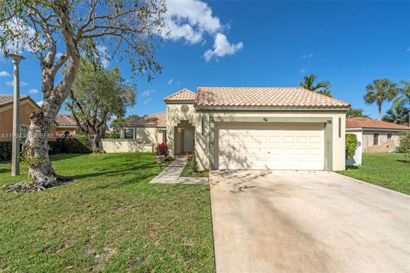 4787 NW 1st Dr, Deerfield Beach FL 33442