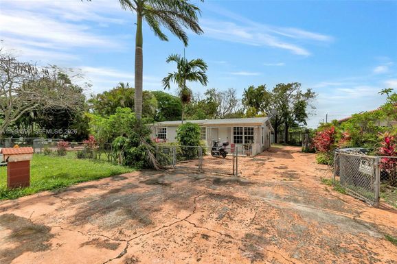 300 Northwest Blvd, Miami FL 33126