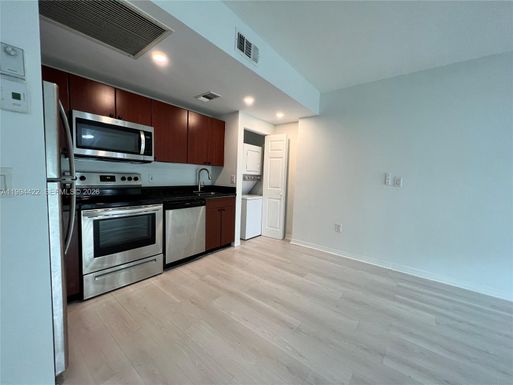 946 Bay Dr # 4, Miami Beach FL 33141