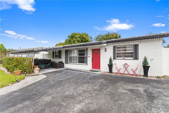1000 NW 23rd Ter, Pompano Beach FL 33069