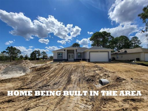 2018 Roosevelt Avenue, Lehigh Acres FL 33920