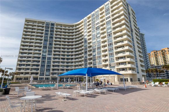 3180 S Ocean Dr # 718, Hallandale Beach FL 33009