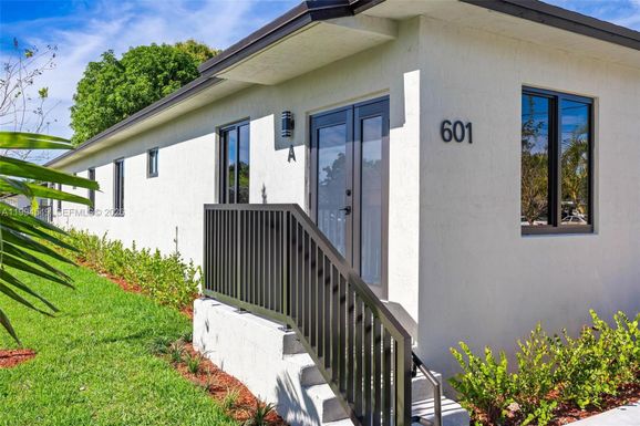 601 NW 3rd Ave # A, Hallandale Beach FL 33009