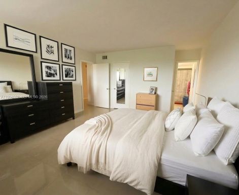 1881 Middle River Dr # 704, Fort Lauderdale FL 33305