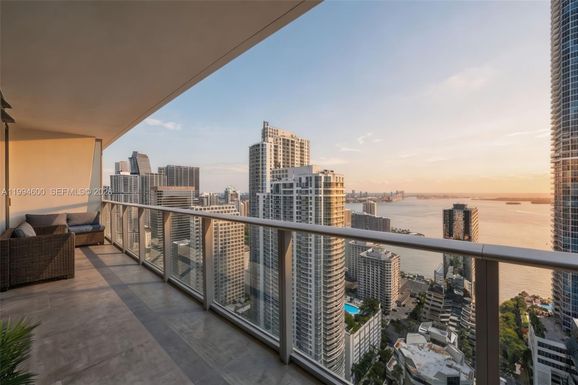 1010 Brickell Av # 4203, Miami FL 33131