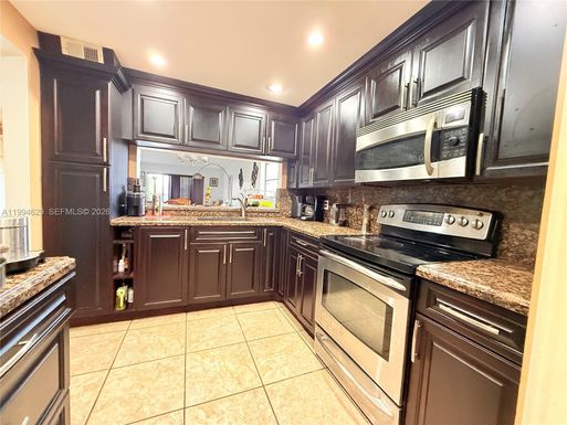 6575 W Oakland Park Blvd # 311, Lauderhill FL 33313