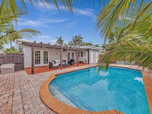 1143 Lincoln St, Hollywood FL 33019