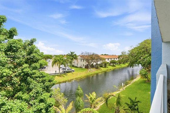 9375 Fontainebleau Blvd # L301, Miami FL 33172