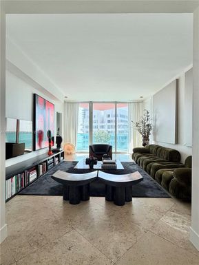 300 S Pointe Dr # 2106, Miami Beach FL 33139