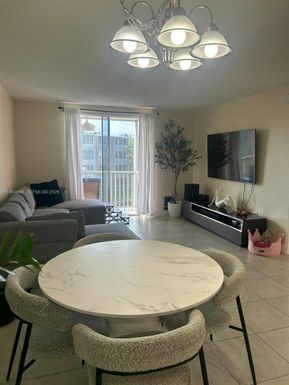 1700 NE 191st St # 304, Miami FL 33179