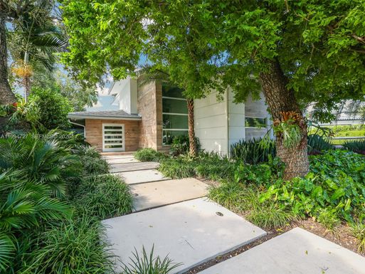 79 W Shore Dr, Miami FL 33133