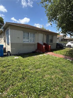 5432 SW 18th St, West Park FL 33023
