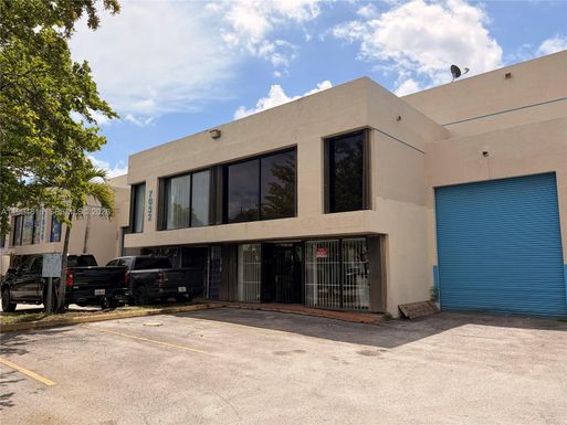 7034 NW 50th St # 2, Miami FL 33166