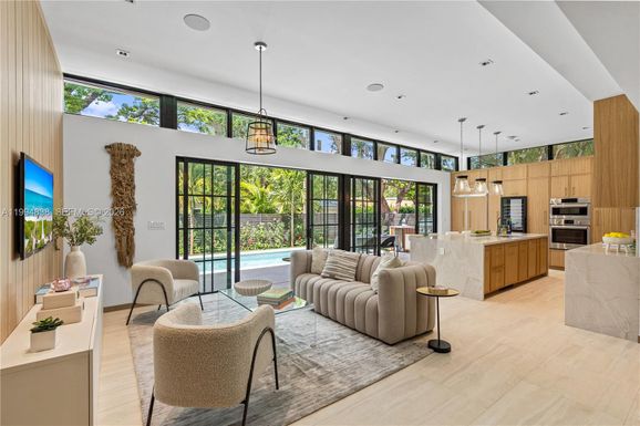 525 NE 101 St, Miami Shores FL 33138