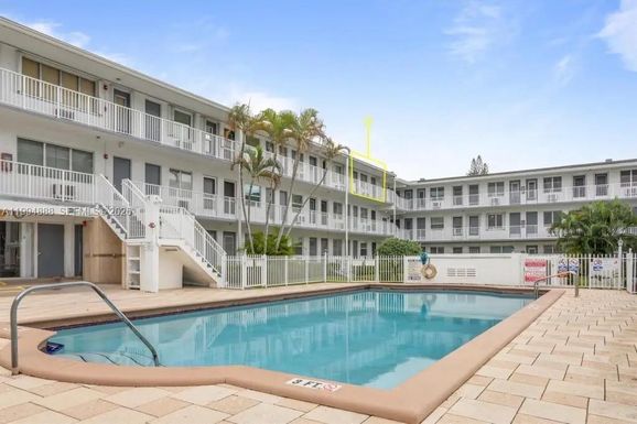 15600 NE 6th Ave # 26B, Miami FL 33162